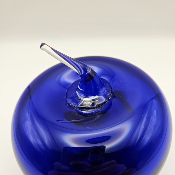 Blenko Handcrafted Cobalt Blue Glass Apple Paperweight – Vintage Art Glass - Picture 2 of 3